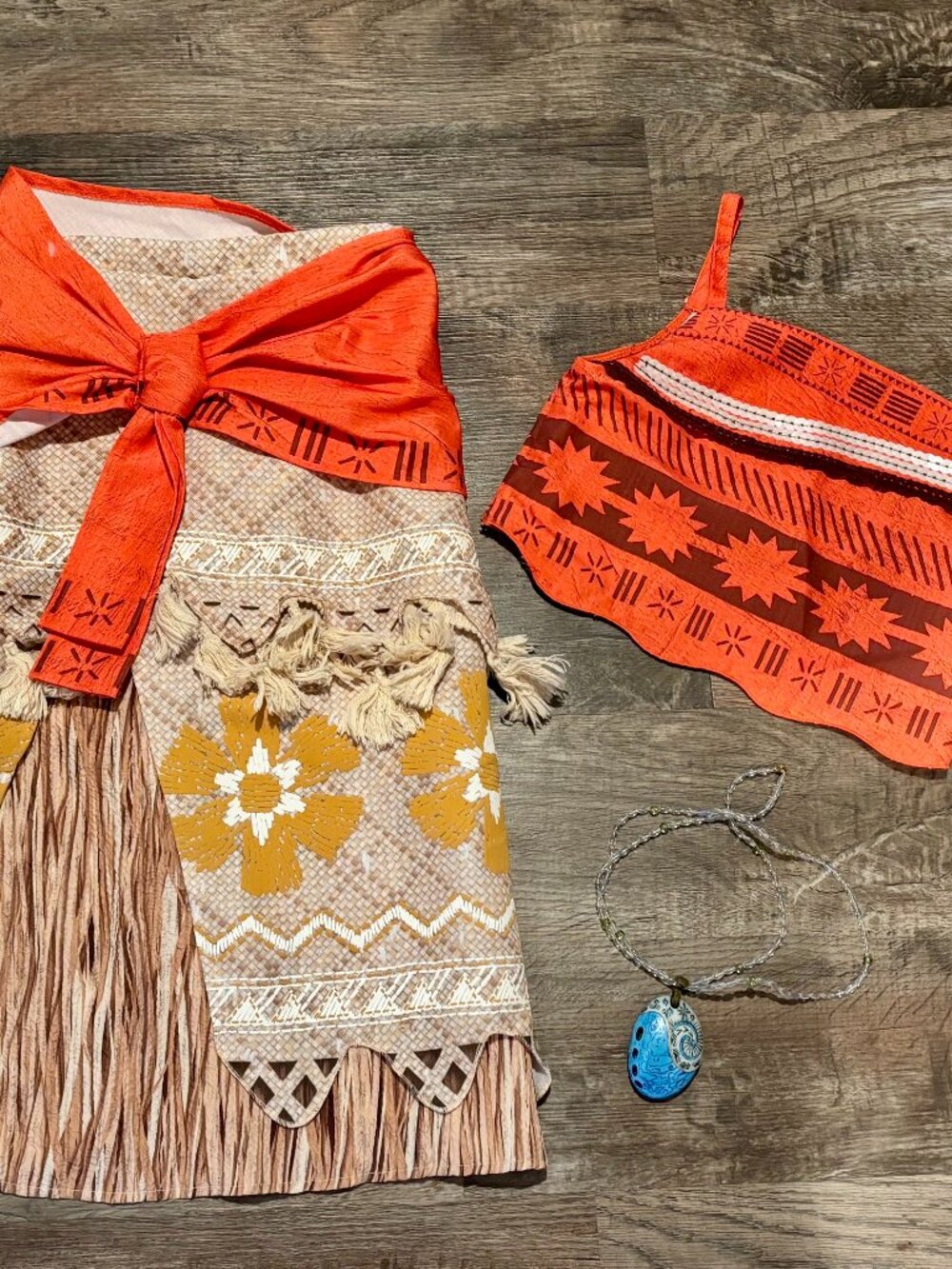 🌺 Disney Moana Costume Set – Size 9/10
